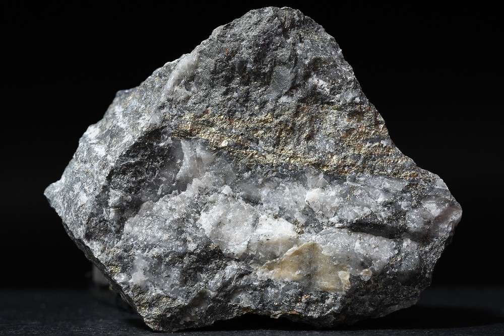 Fluorescent Sphalerite from Daye, Hubei, China