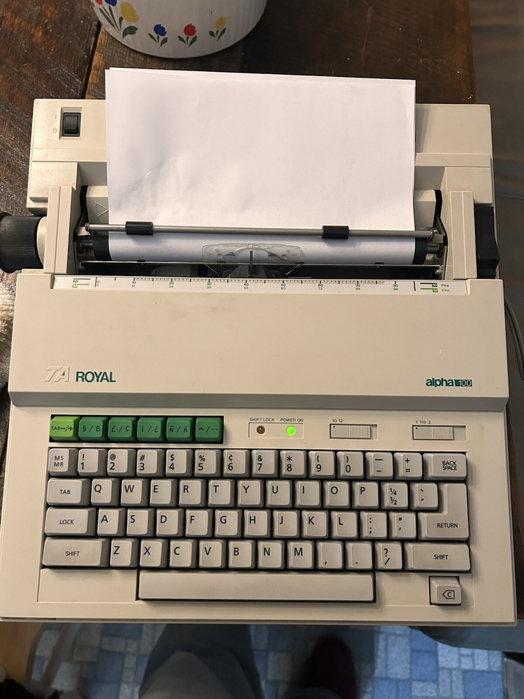 Vintage Royal Alpha 100 Electronic Typewriter