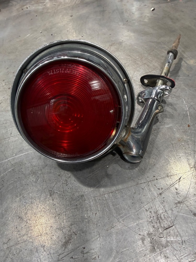 FIRE TRUCK Light Red & White reversible door frame mount