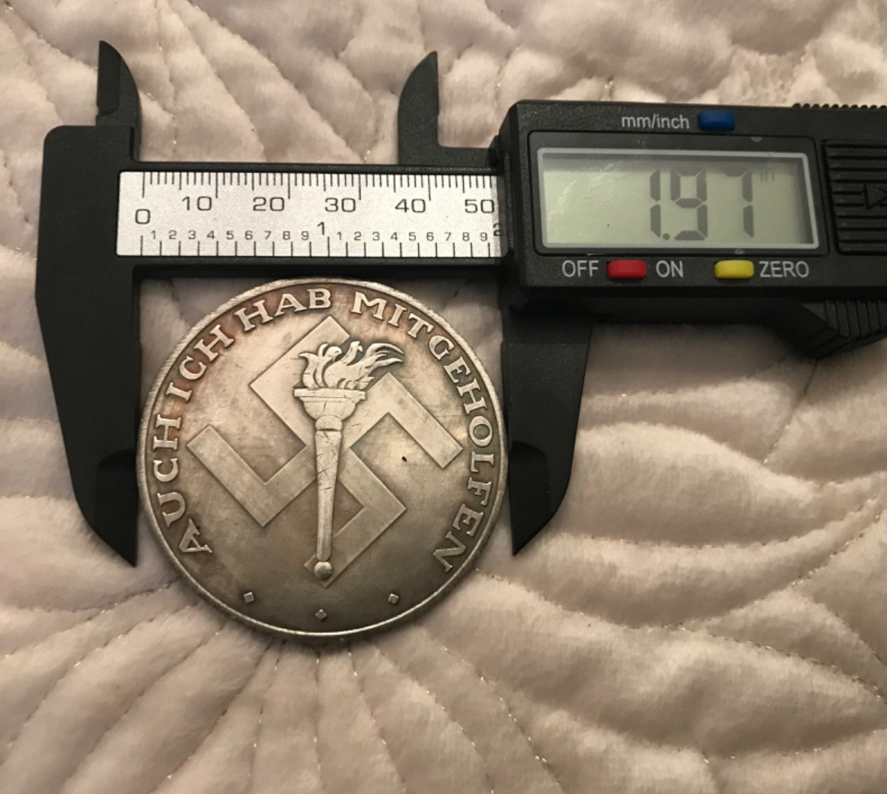 LARGE GERMAN FUEHRER TORCH LIGHT WWII COMMEMORATIVE COIN