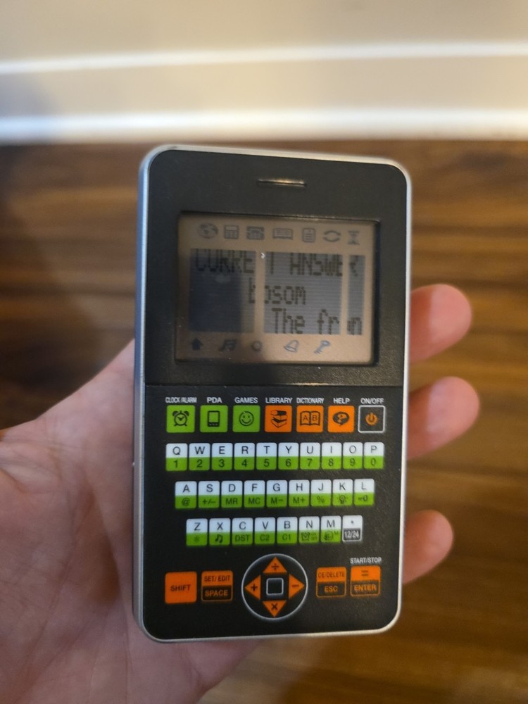 Scholastic Y2K Electronic PDAs Organizer - READ