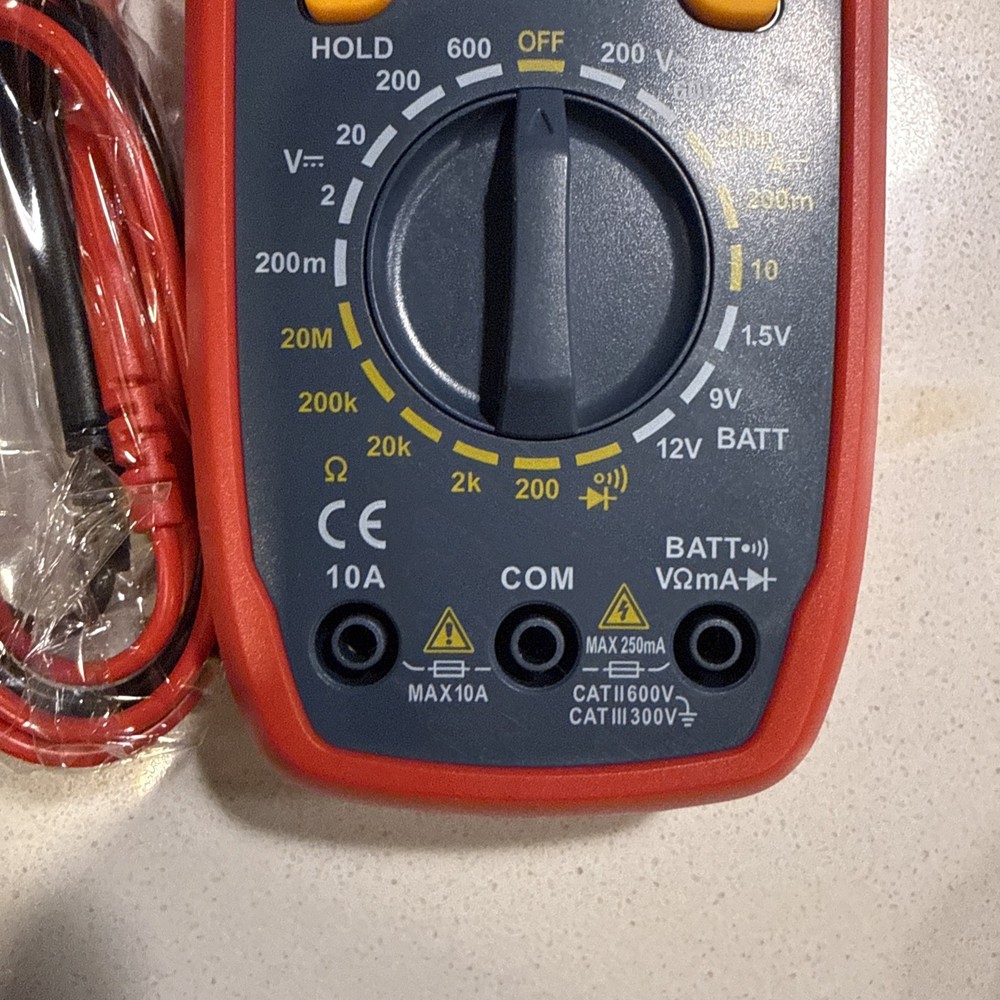 AM33D Digital Multimeter by Astroni – TRMS, 2000 Counts, Volt Ohm Tester/Clips