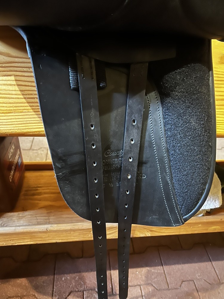17.5 County Connection Dressage Saddle