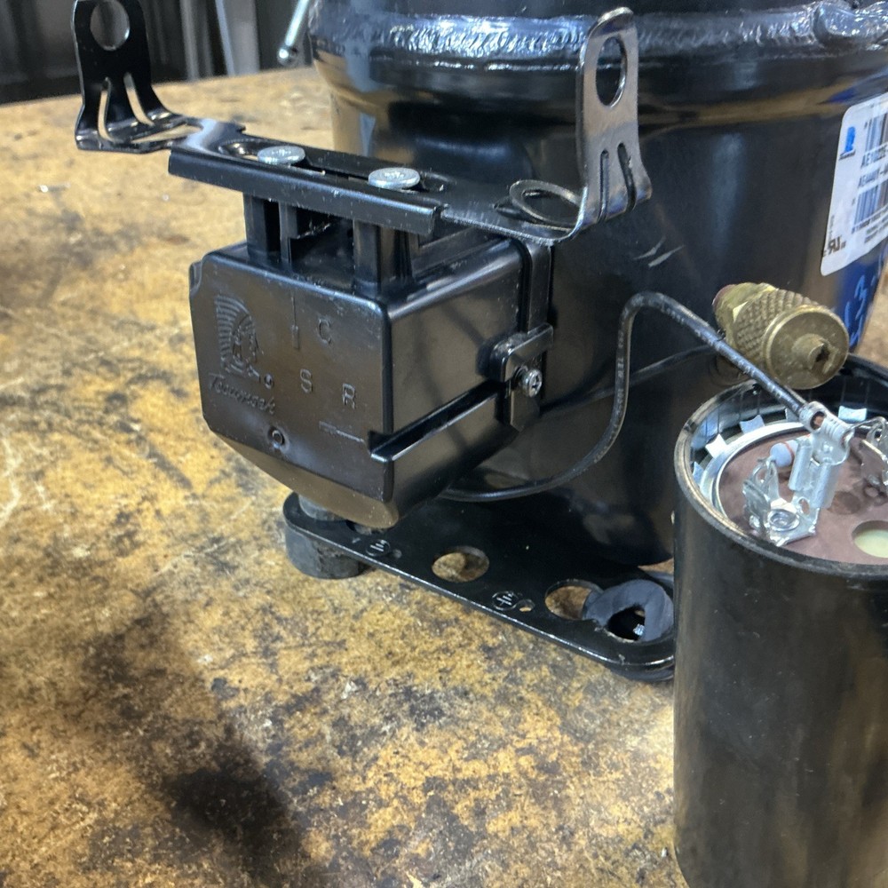Techumseh AE4440Y-AA1A Compressor