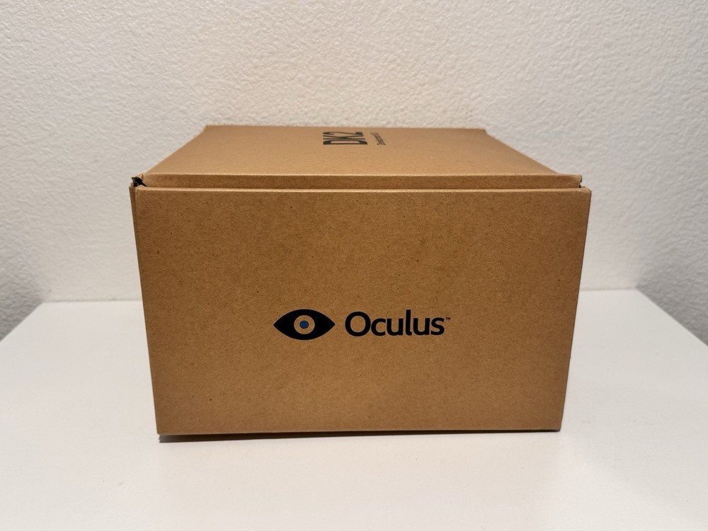 Oculus Development Kit 2 VR Headset + Extras Original Packaging Powers On TESTED
