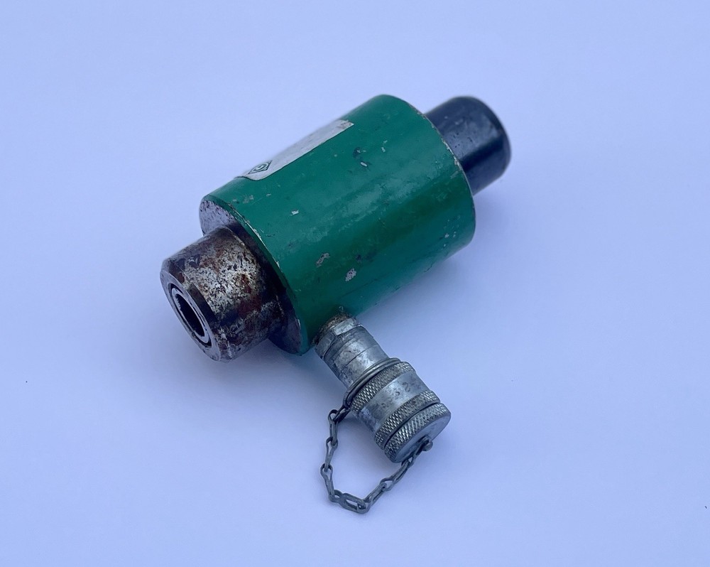 GREENLEE HYDRAULIC KNOCKOUT PUNCH RAM 746 PRE-OWNED
