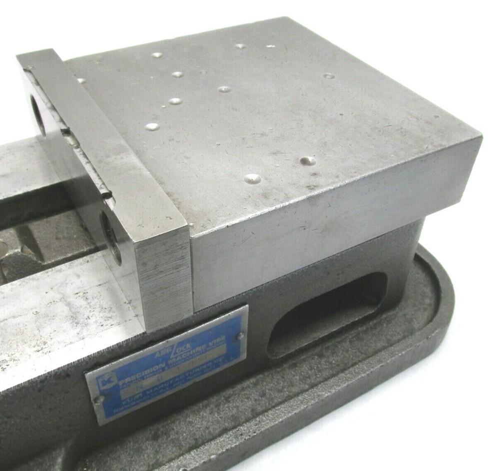 KURT ANGLOCK 6" MILLING MACHINE VISE w/ JAWS - #D60