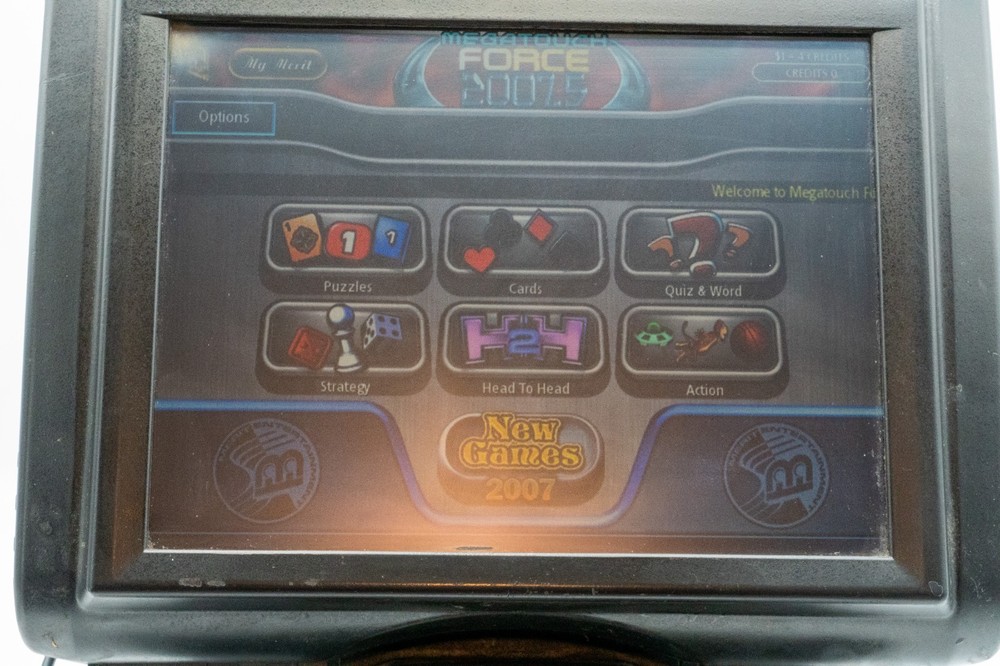 2007 MegaTouch EVO 15" LCD Megatouch Touchscreen Bartop Game