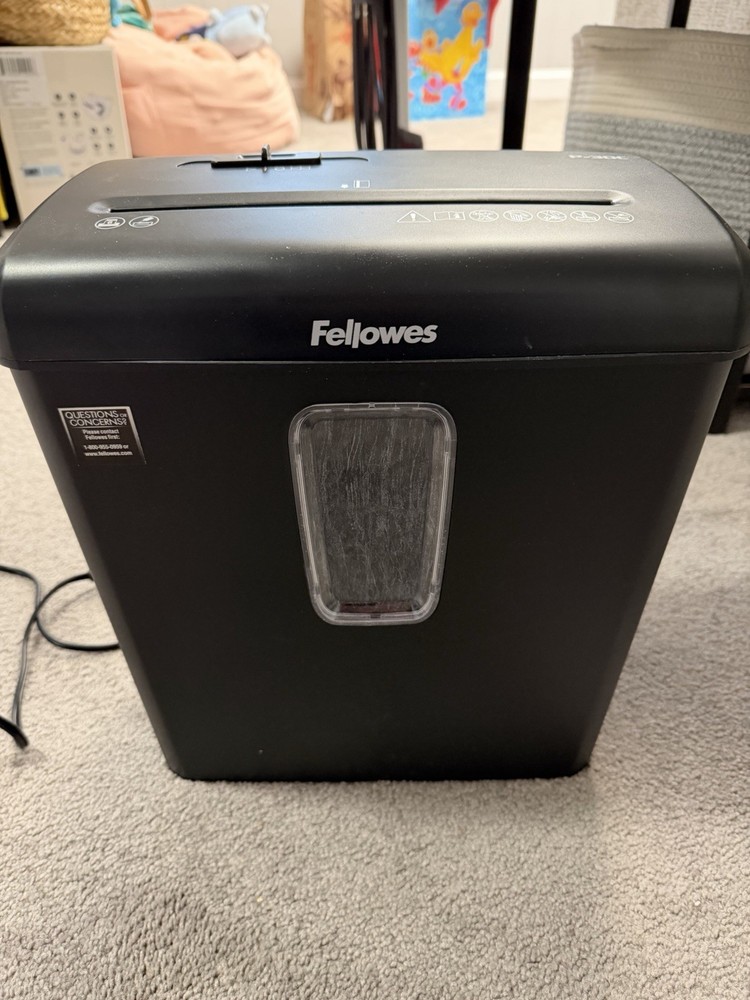 Fellowes P-30C 6 sheet paper shredder