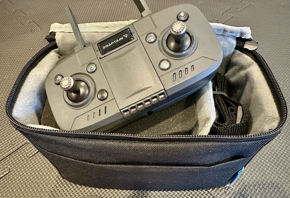 Snaptain E20 2.7K QHD Camera Foldable Drone Remote Controller USED THREE TIMES!!