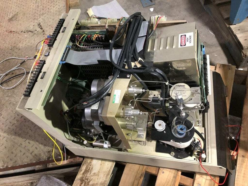 Waters 715 Ultra Wasp Laboratory Autosampler / Sample Processor 1PH