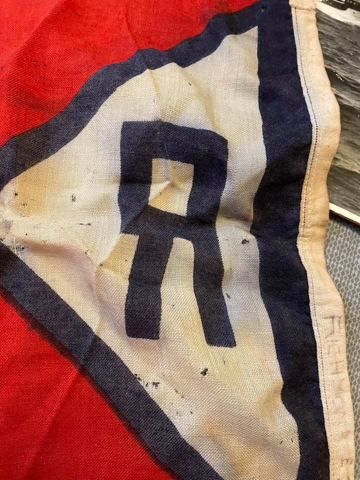 WW2 Peregrine Ship grouping(Flag and photos)