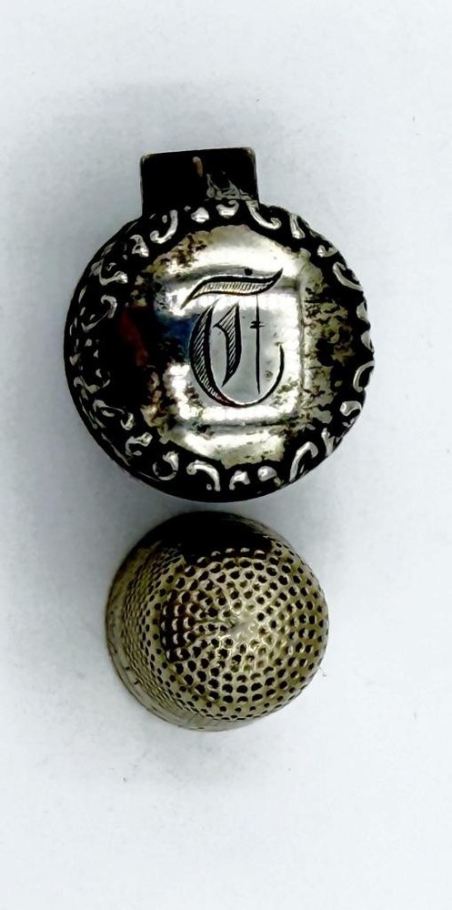 Fancy Antique Webster Sterling Thimble Holder/Case & Sterling Thimble #985