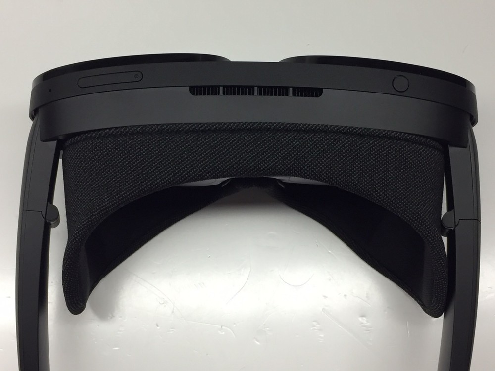 HTC Vive Flow Virtual Reality VR Headset 99HASV002-00
