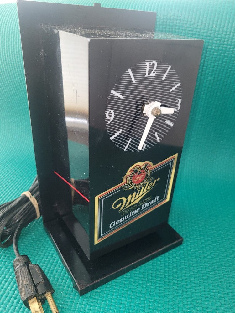 Vintage bar clock, Miller Brewing Co. Genuine Draft Cube Clock And Light. 