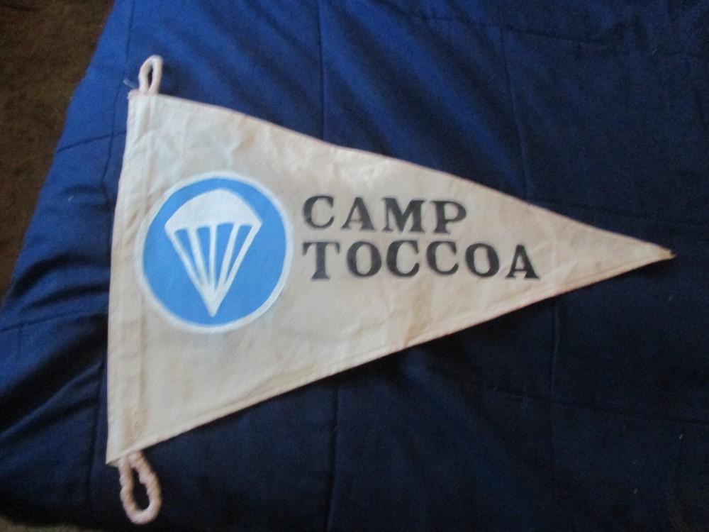 WWII US ARMY CAMP TOCCOA  PARACHUTE INFANTRY CURRAHEE BARRACKS WALL  FLAG (B)