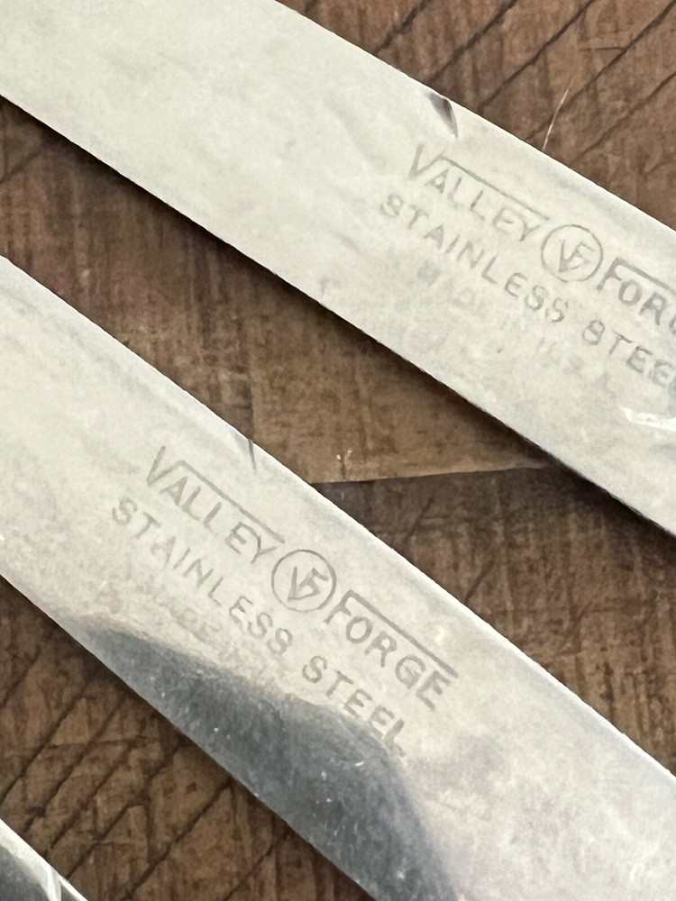 Vintage Red Valley Forge Dinner Knives & Fork Flatware Bakelite?