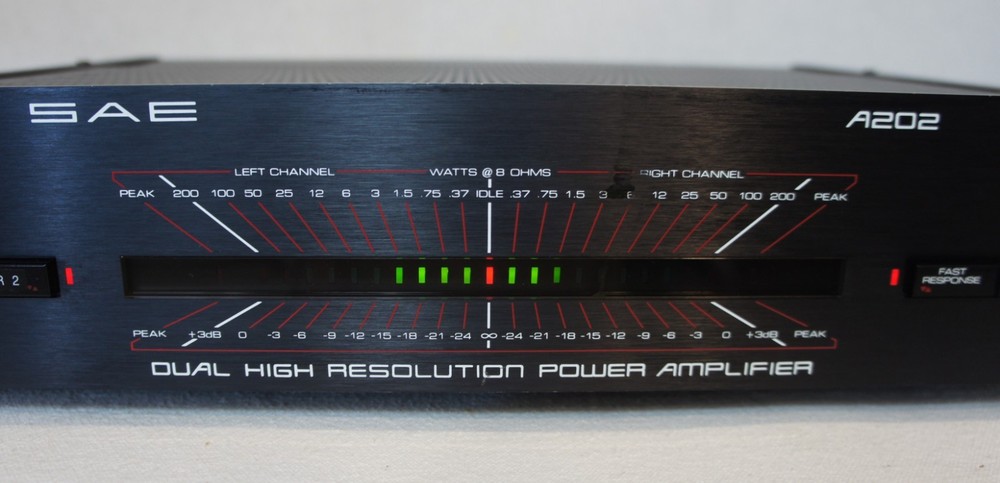 SAE A202 DUAL HIGH RESOLUTION POWER AMPLIFIER