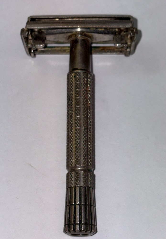1957 Gillette Super Speed Flare Tip DE TTO Safety Razor Date Code C2