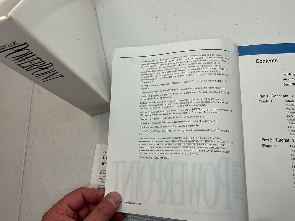 Microsoft PowerPoint Handbook: Presentation Graphics Program - Paperback 1992