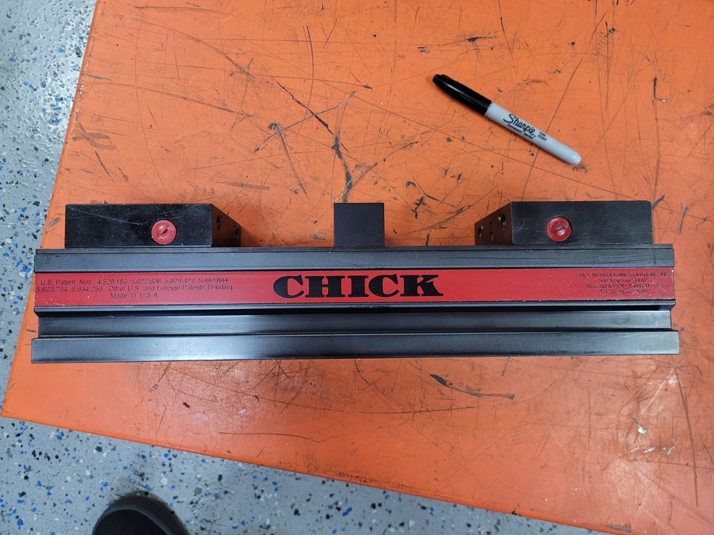 Chick Qwik Lok 4" Milling Vise with jaws