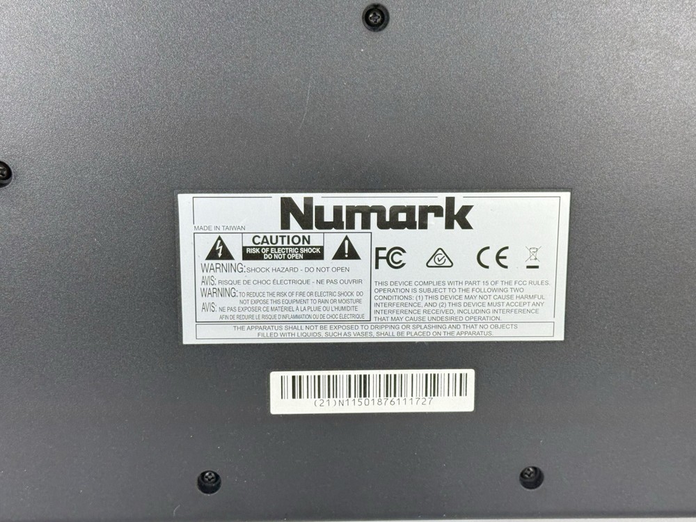 Numark NV 4-Channel Dual-Display Serato DJ Controller - Tested / Working