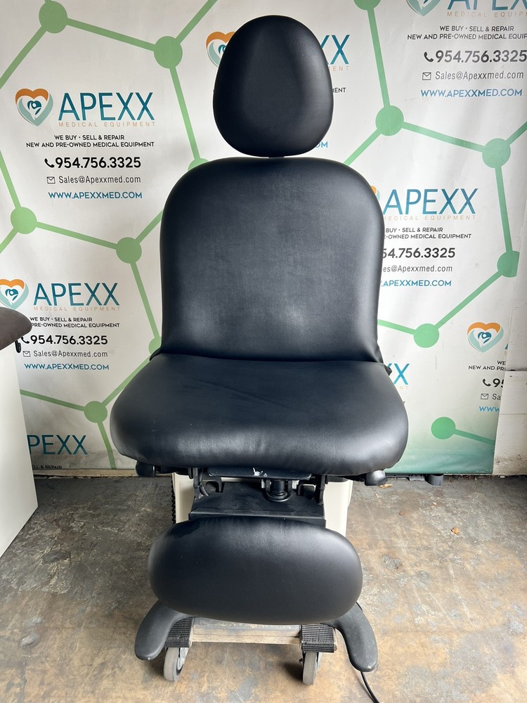Midmark 630 Procedure Chair