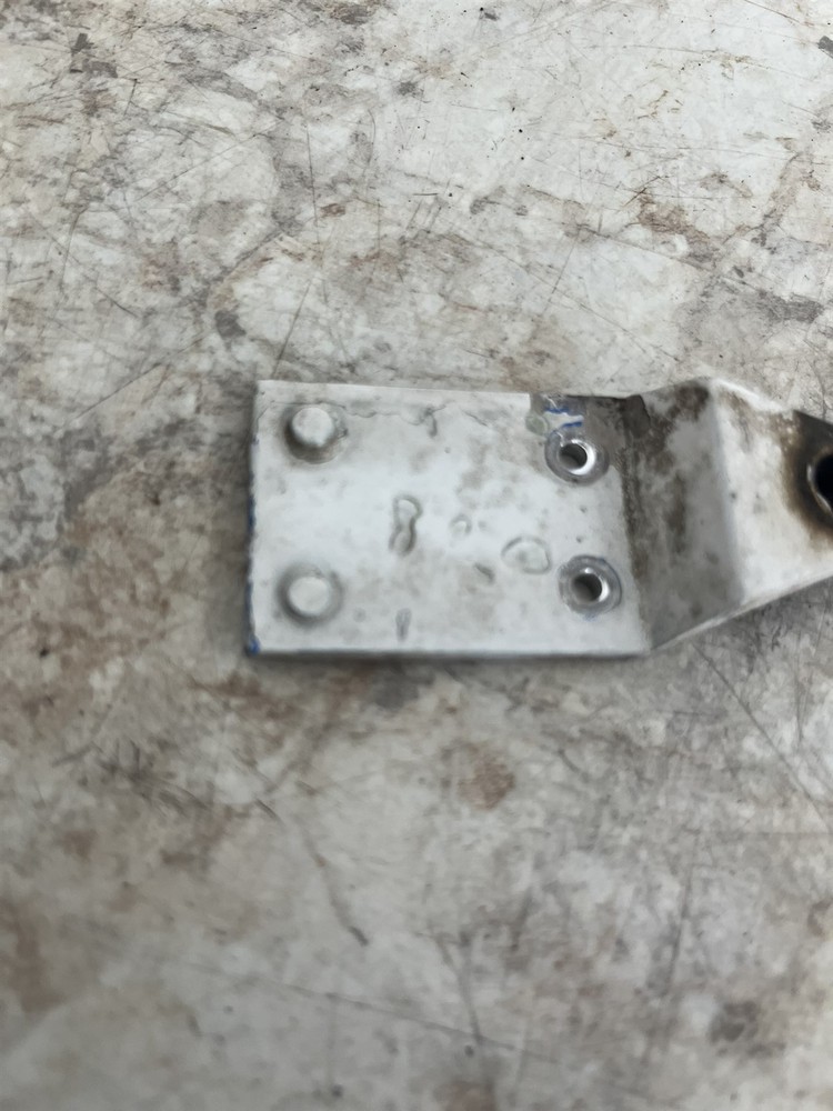 68 Cessna 150 H outer outboard elevator hinge mount bracket 0432165-1