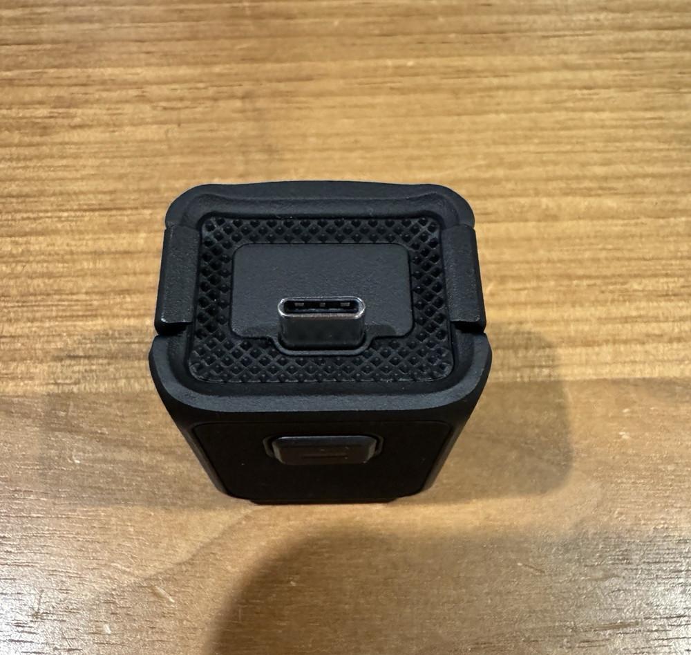 DJI Osmo Pocket 3 Handle With 1/4″ Thread - Grade A