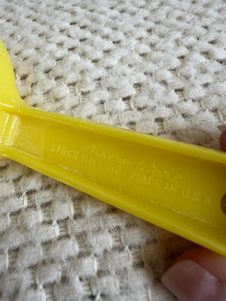 Lustro-wave and Other Plastic Scoops