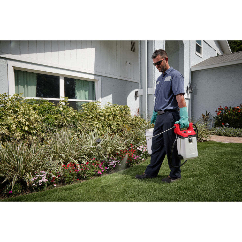 Milwaukee 2528-21G2 12V M12 2 Gallon Handheld Sprayer Kit