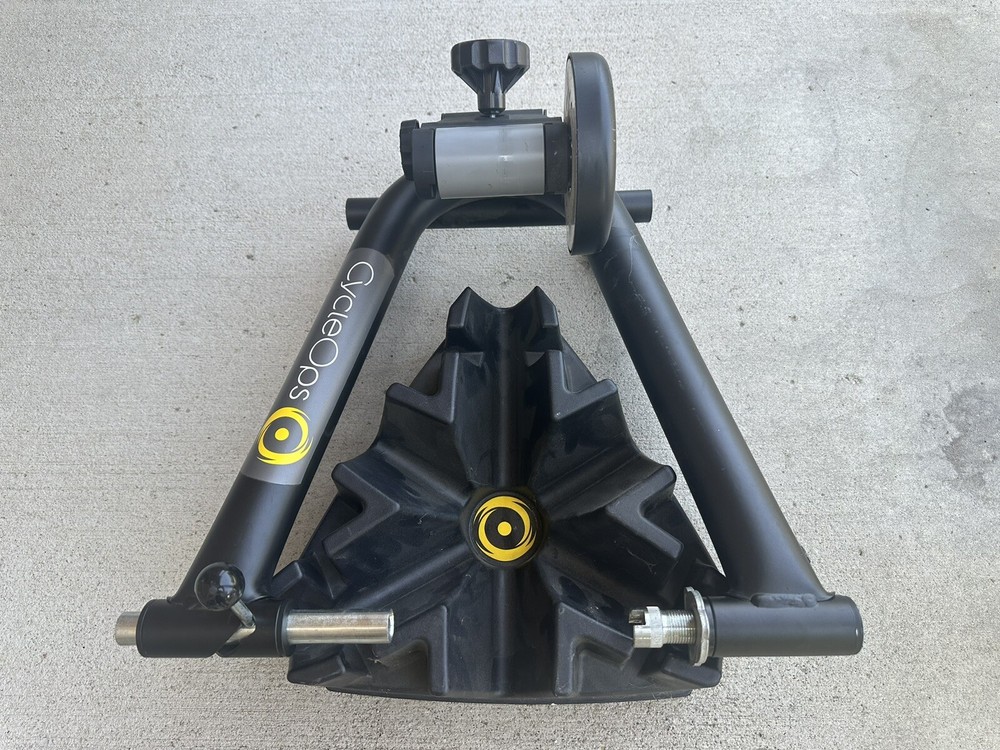 CycleOps Mag Trainer With Riser Block