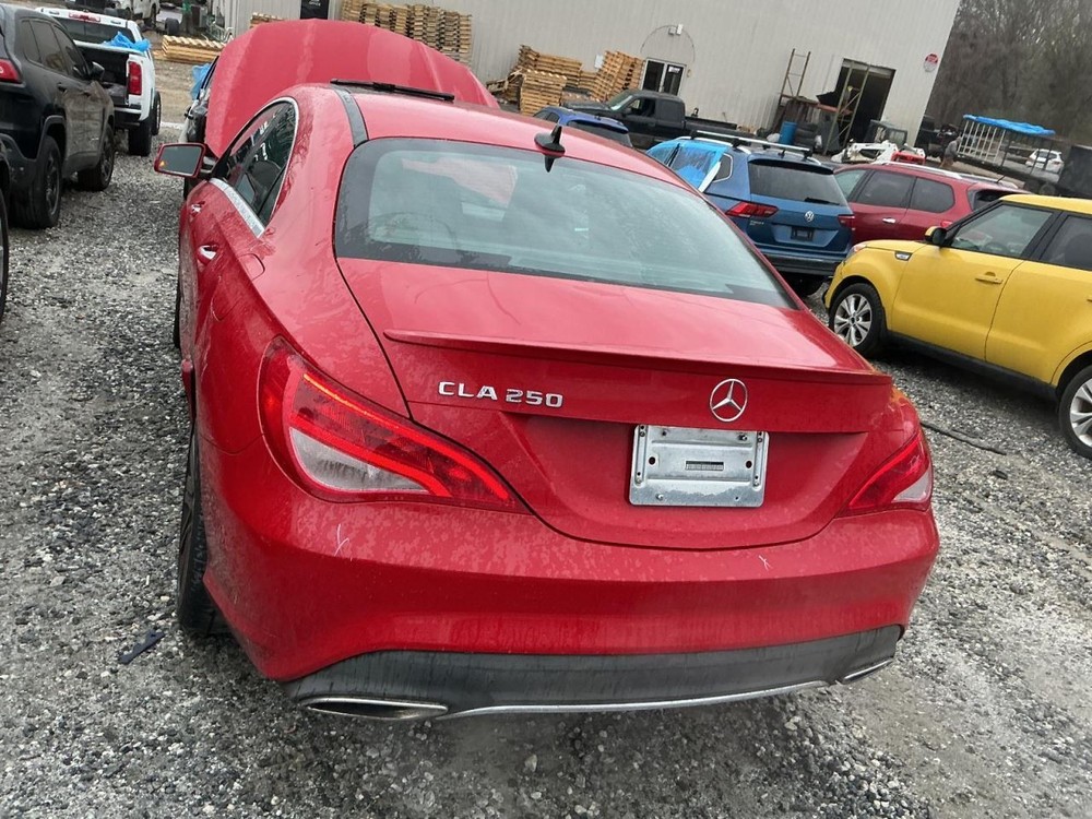 CLA250 2017 Glove Box 4934947