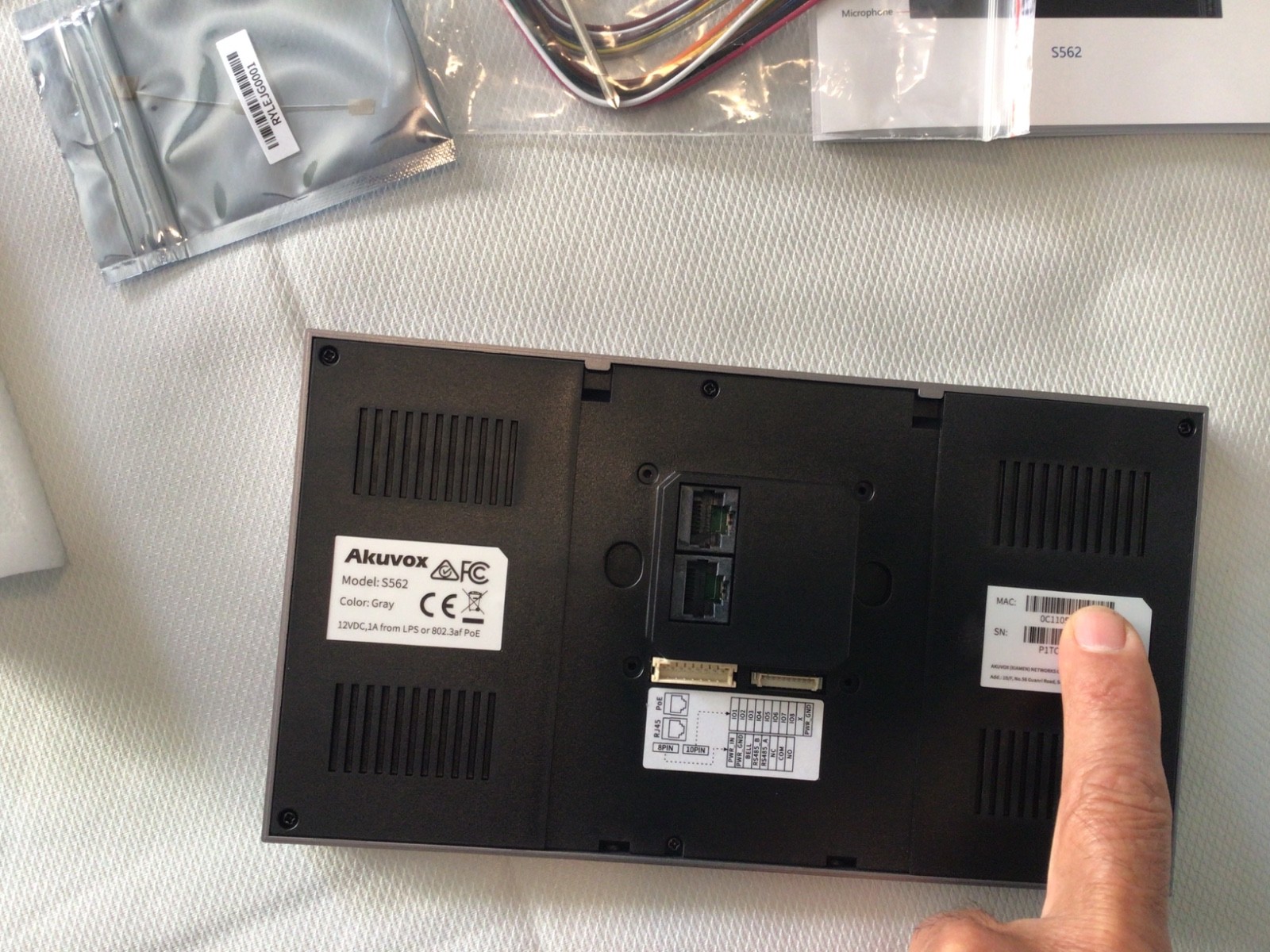 AKUVOX S562 Luxury Smart Indoor Monitor 7” Smart intercom for Home Integration