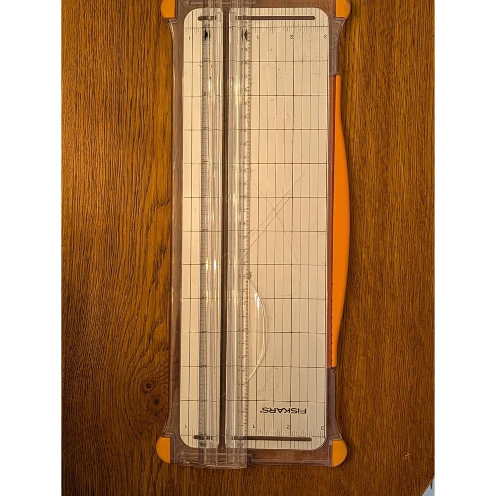 FISKARS MEASURING RULER THING