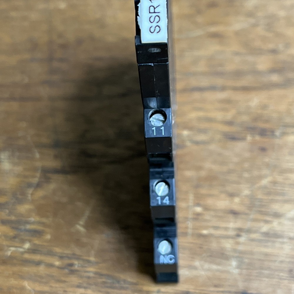 Crydom DRSCN24 Socket & Solid State Relay Socket Module Unit W/ CN024D24