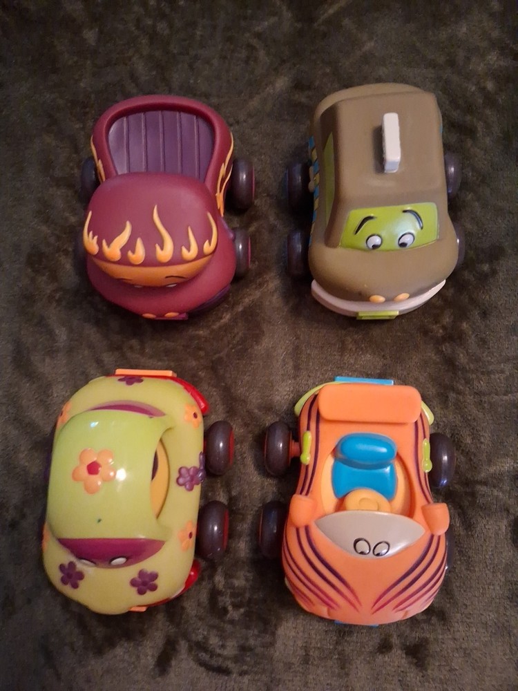 Set Of 4 Pull-Back Cars