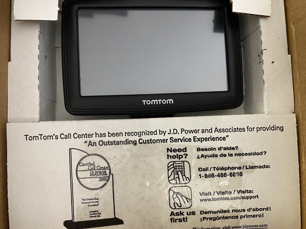 TomTom XL 335 SE Automotive Mountable Bundle. Missing Suction Cup