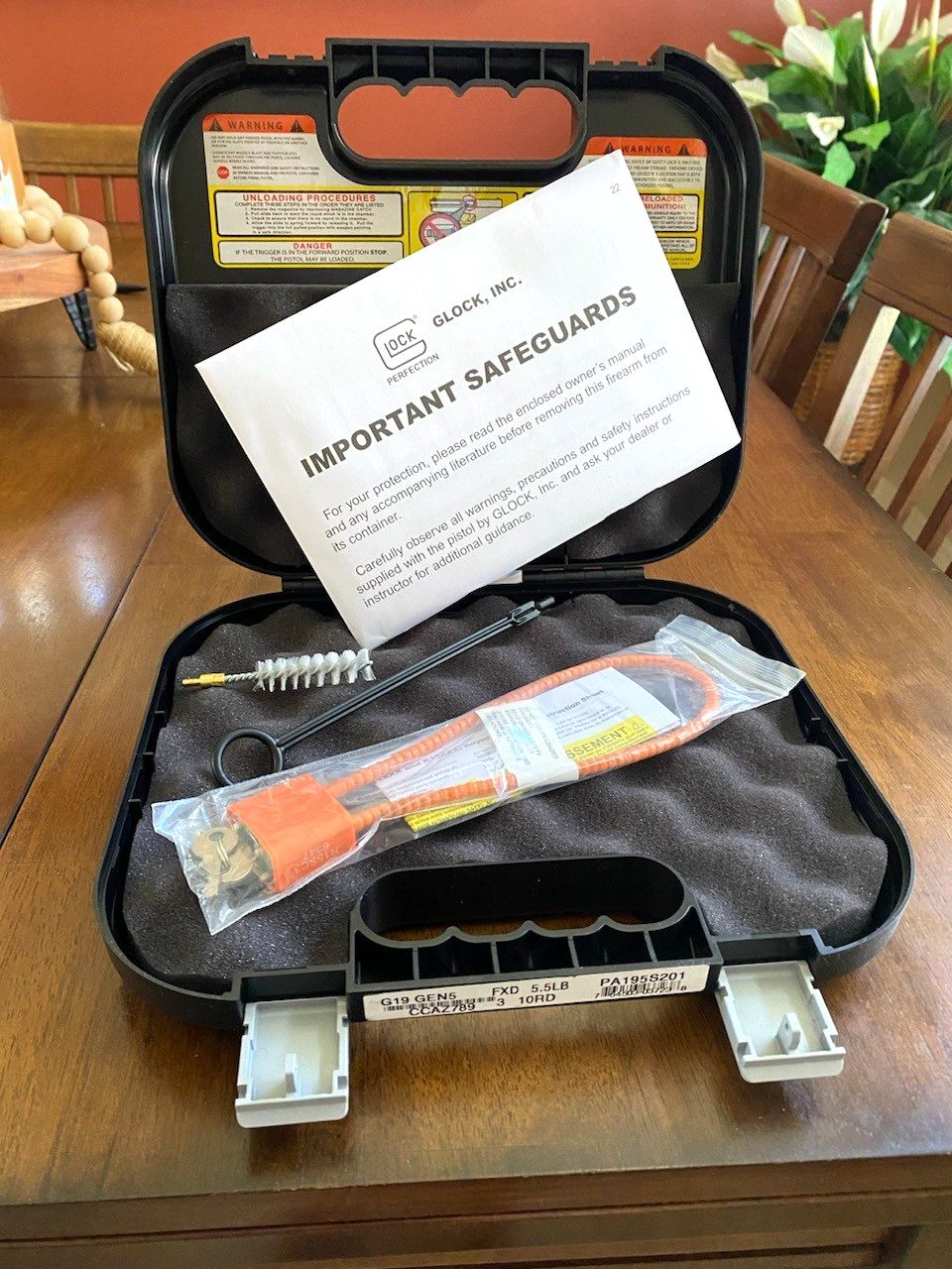 Glock Factory OEM Hard Pistol Case,Manuel,Lock,Clean Rod&Brush,All models