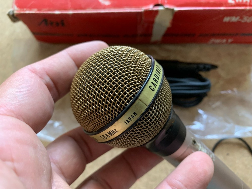 AOI FM WIRELESS CONDENSER MICROPHONE WM-50