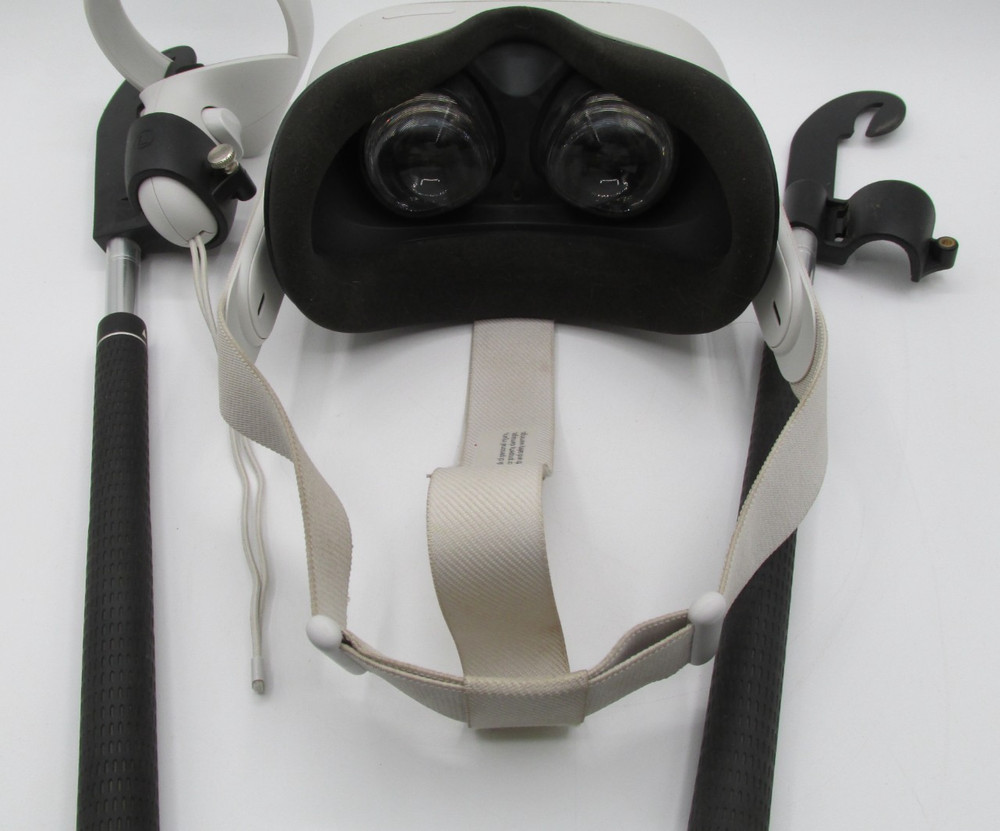 META OCULUS QUEST 1 HEADSET W/1 CONTROLLER WHITE & 2 STICKS!