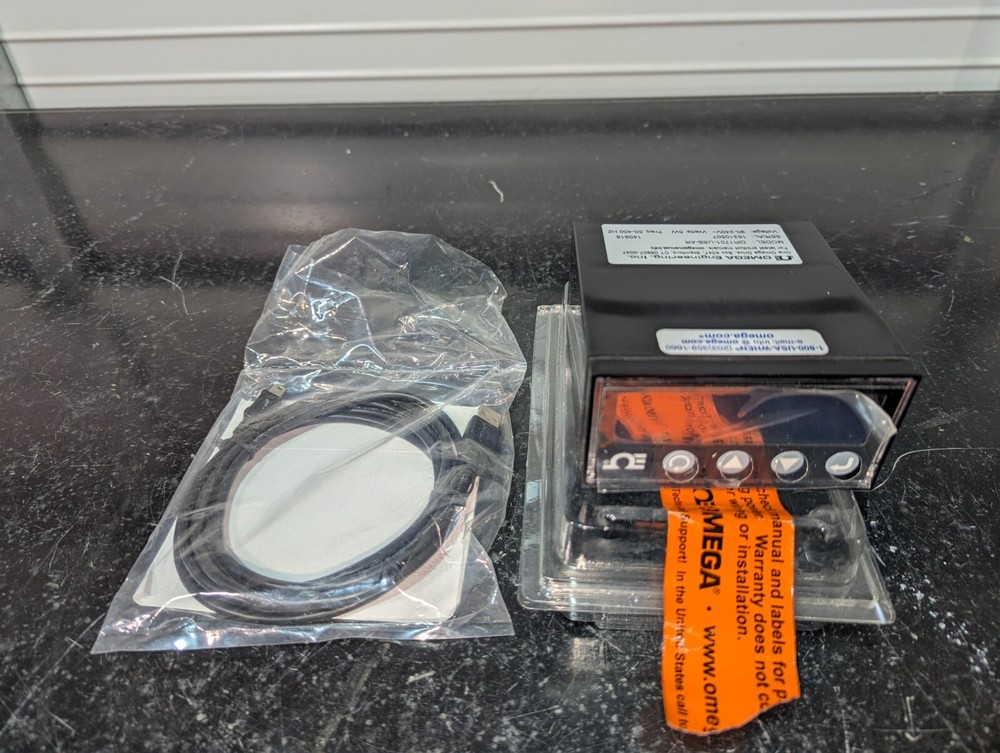 Omega DPi1701-USB-AR Graphic Panel Meter Data Logger Temp Process OPEN BOX