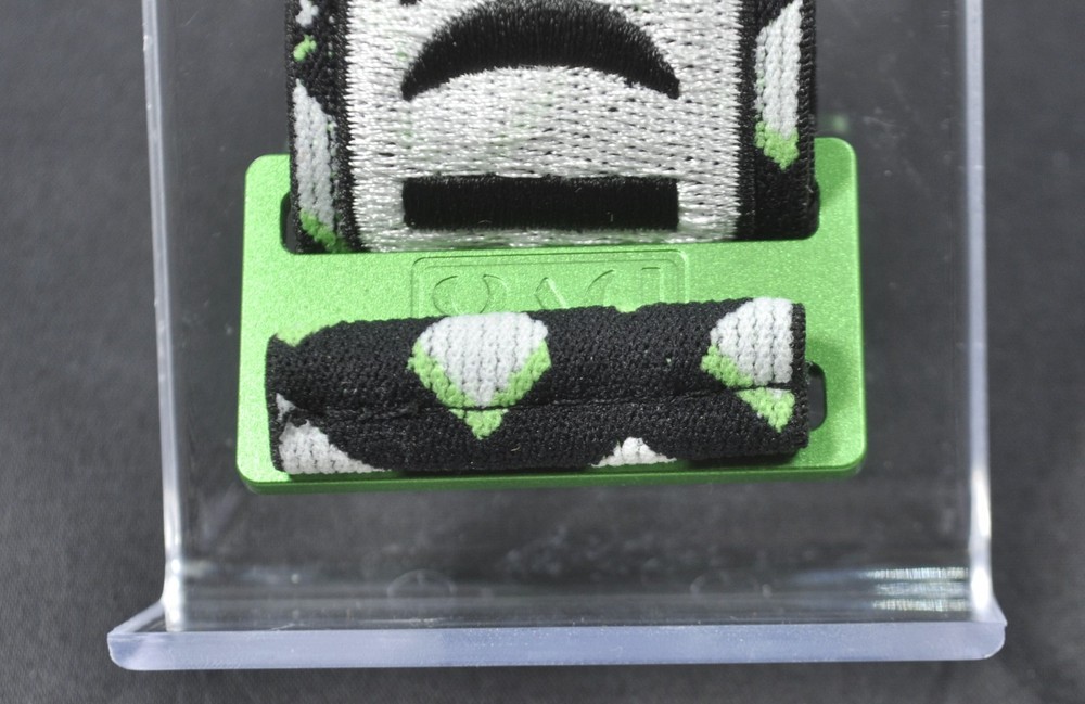 DV8 Feather Light Strap - "Square Knot" – Embroidered Logo -White/Lime Green