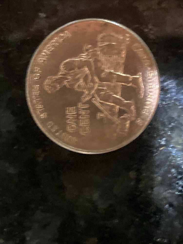 2009 Lincoln sitting on a log  Penny No Mint Mark Errors