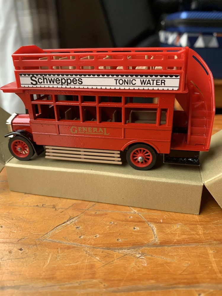 Matchbox Y23 AEC S type omnibus