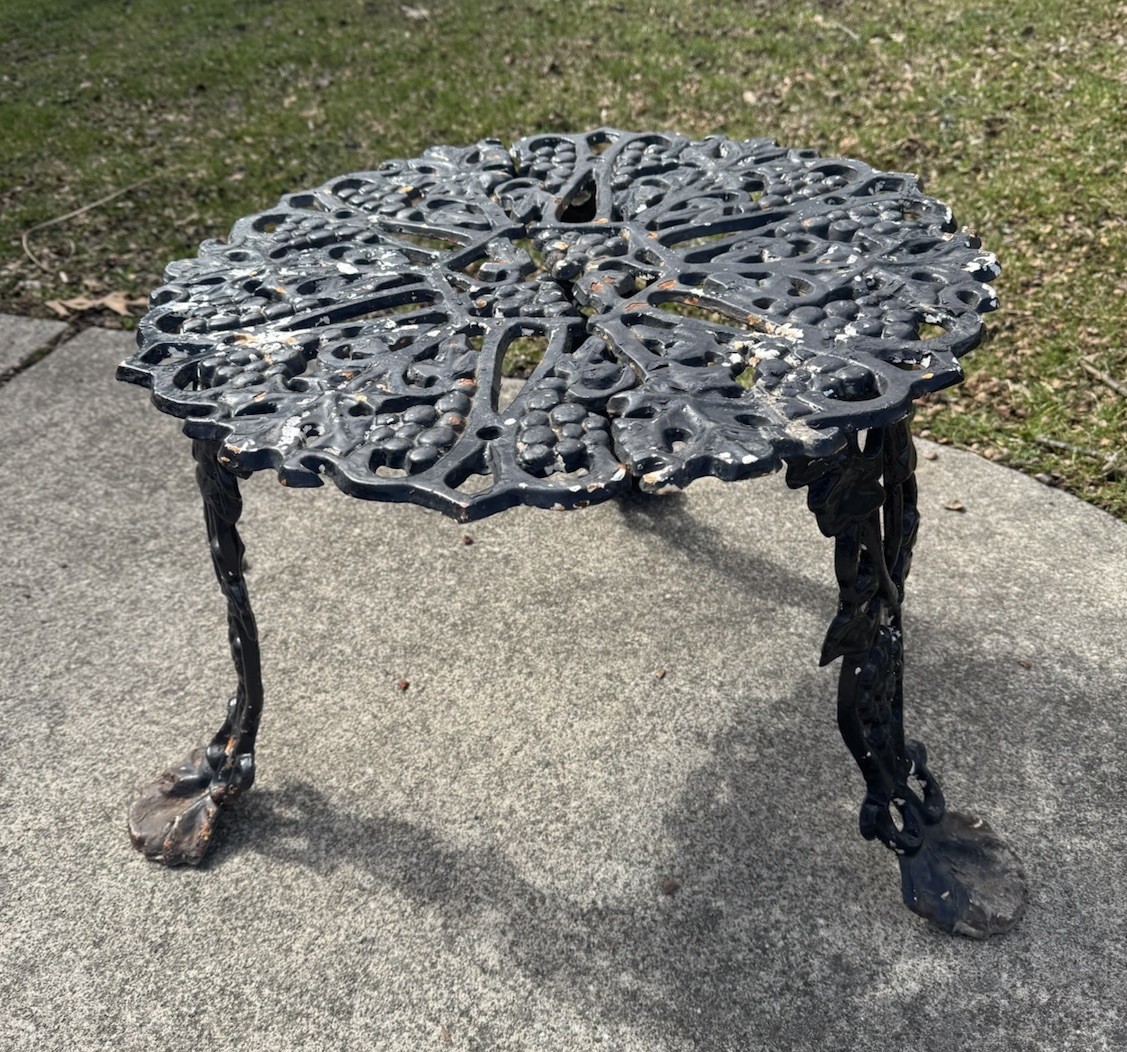 Antique Vintage Victorian Grape Vine Cast Iron Patio Table Grapes & Leaf Garden
