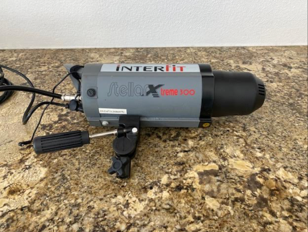 interfit stellar X300 and portable battery