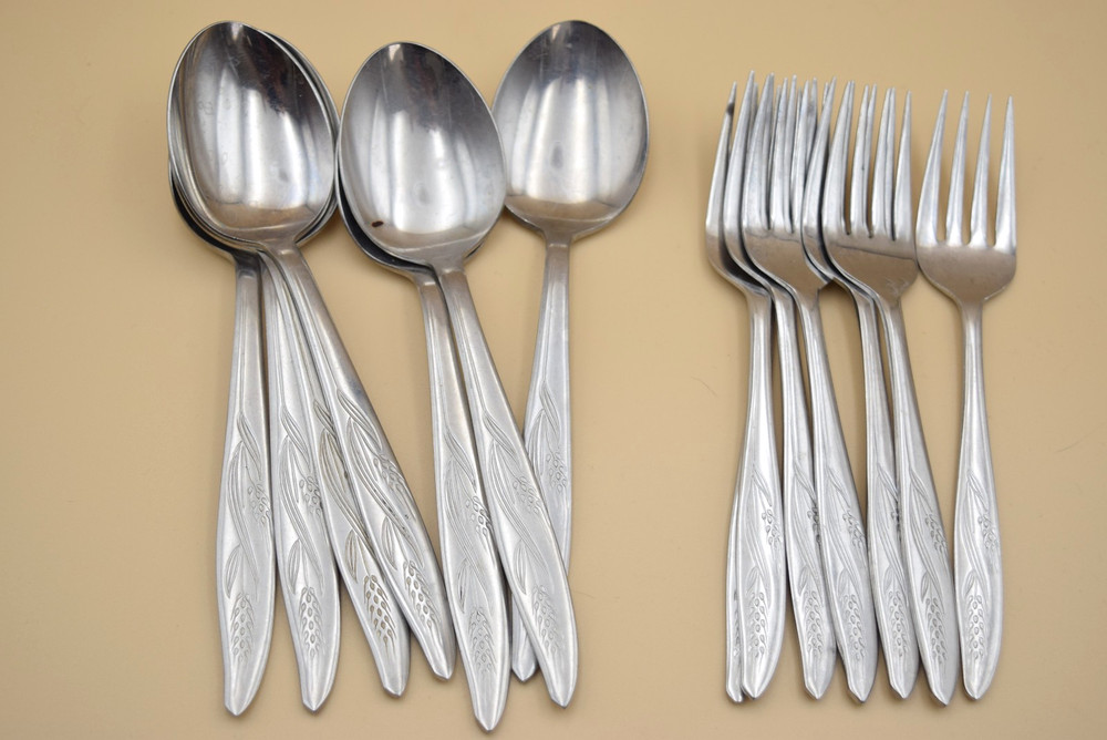 14pc Present Gracious Wheat Flatware Set 7 Salad Forks 7 Tablespoons