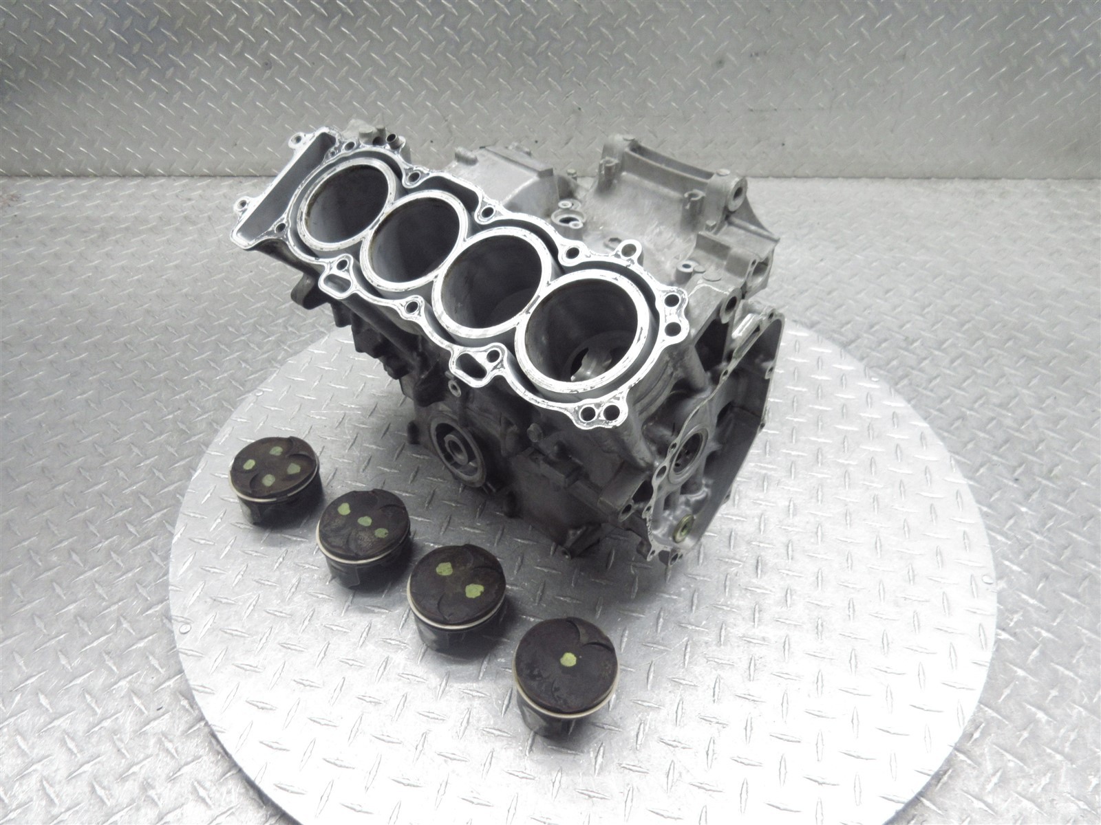 2000 00-01 Honda CBR929RR CBR 929RR CBR900RR Crankcase Case Engine Block Piston