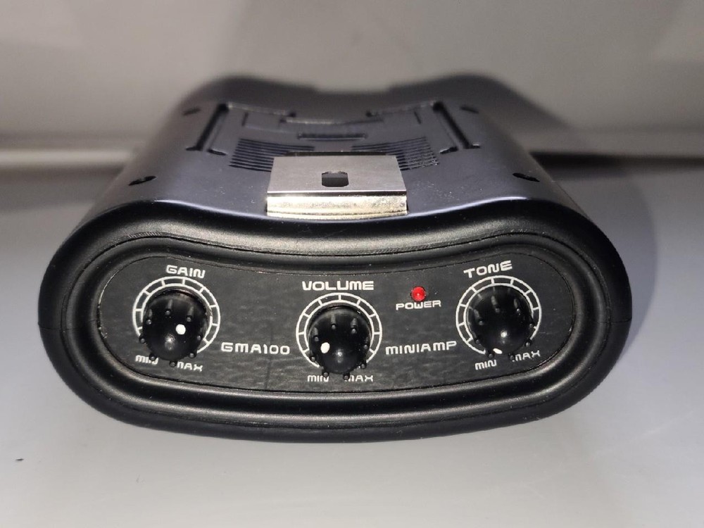 Behringer MiniAmp / Mini Amp Model GMA100 / GMA-100